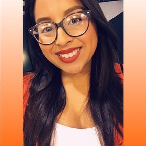 Meet your Posher, Alejandra